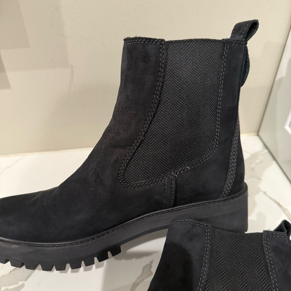Timberland , Women's Black Nubuck leather Courmayeur Boots, Size 8.5 - Picture 9 of 10